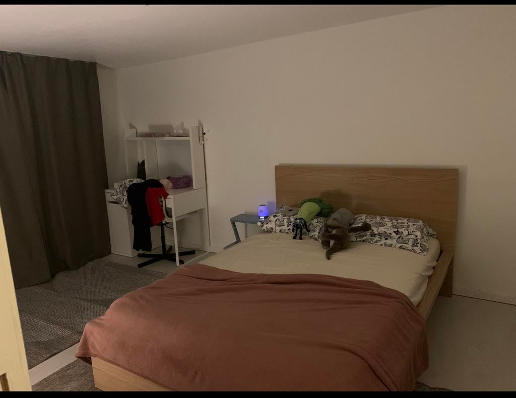 Ikea malm bed 140x200, Huis en Inrichting, Ophalen, Zo goed als nieuw