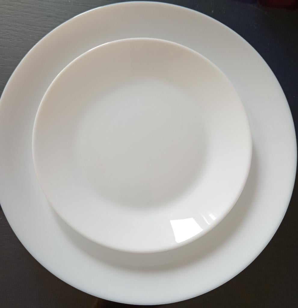 Te koop witte dinner/ontbijt borden( zo goed als nieuw), Ophalen, Zo goed als nieuw, Bord(en)
