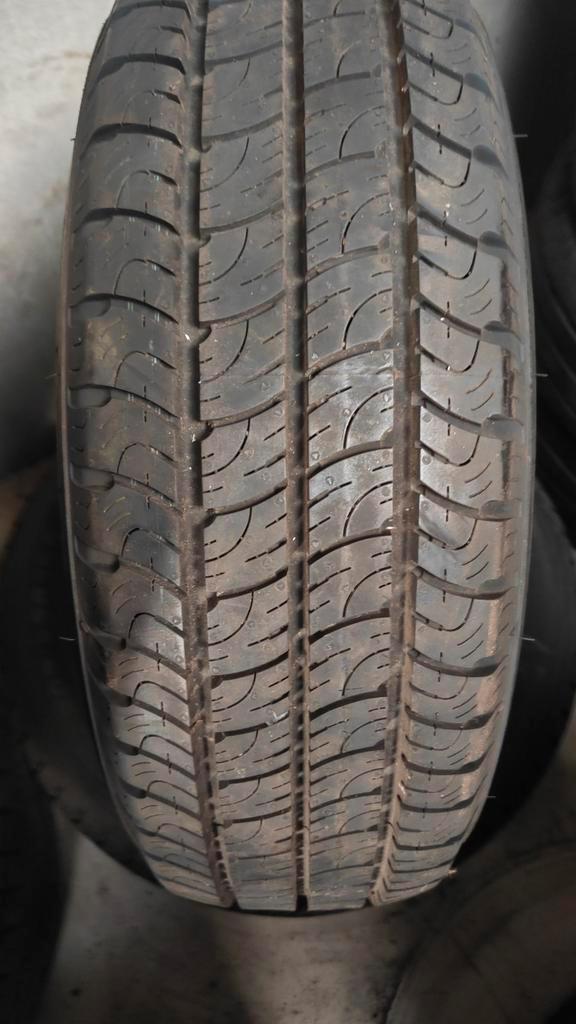 205/65 r16c Goodyear 50€ l'unité avec montage et équilibrage, Autos : Pièces & Accessoires, Commande, Enlèvement
