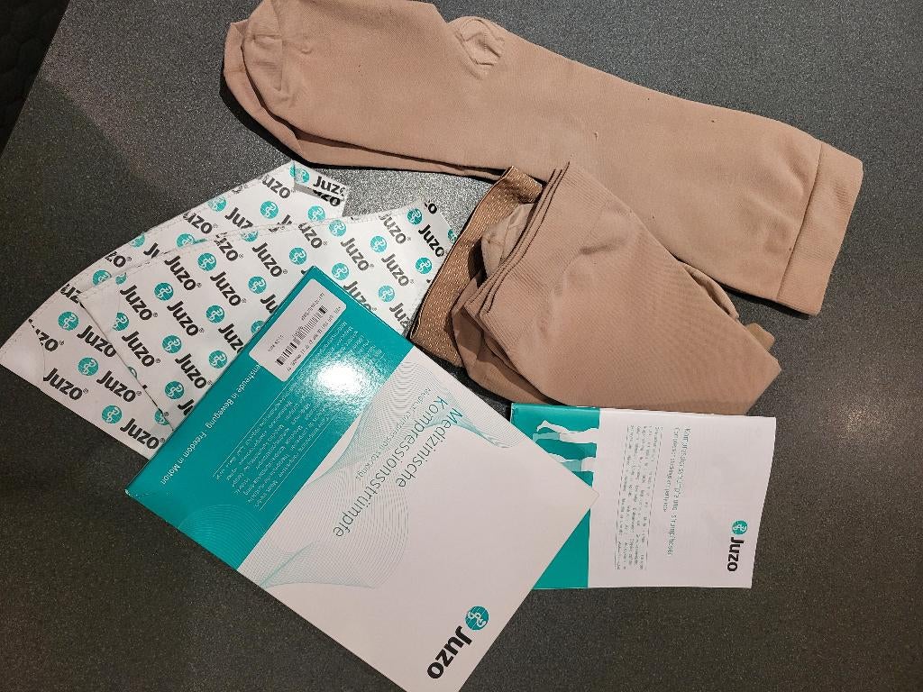 STEUNKOUSEN, Ophalen, Zo goed als nieuw