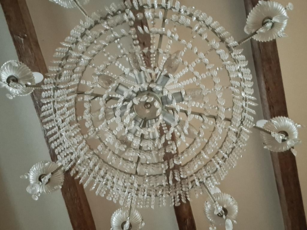 Kristallen luchter, Enlèvement