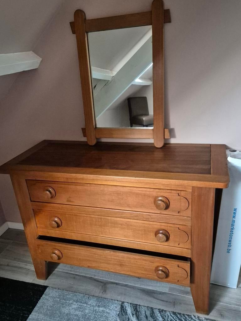 Comode met spiegel, Ophalen