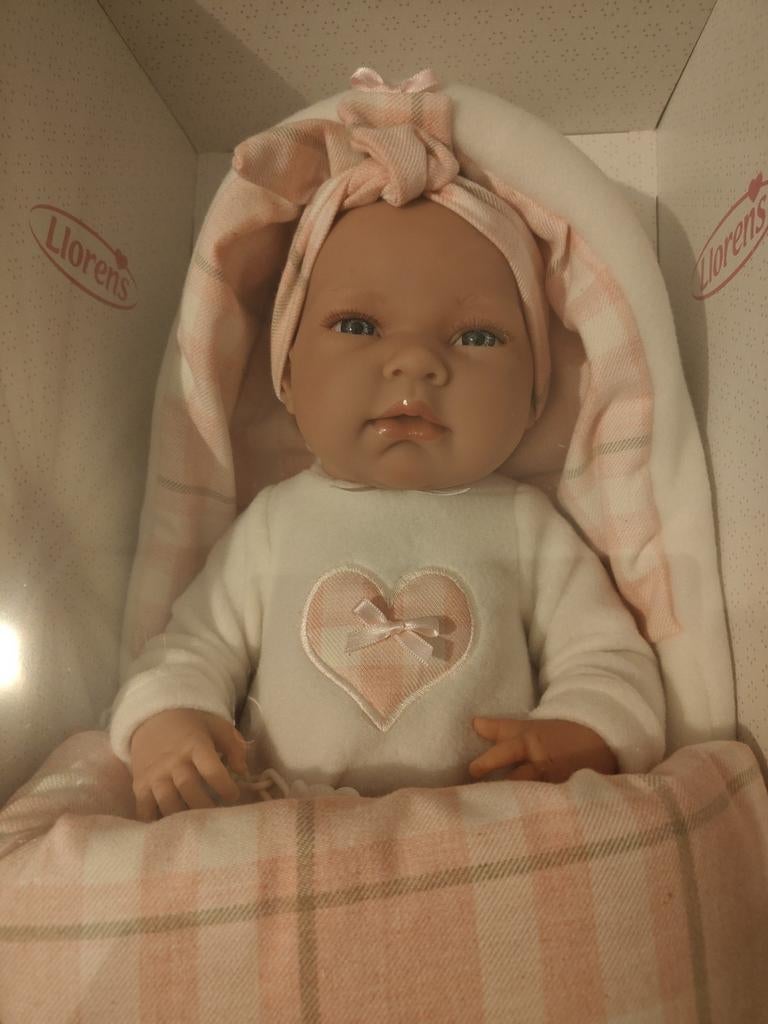 Prachtige pop van Llorens, Enfants & Bébés, Jouets | Poupées, Enlèvement