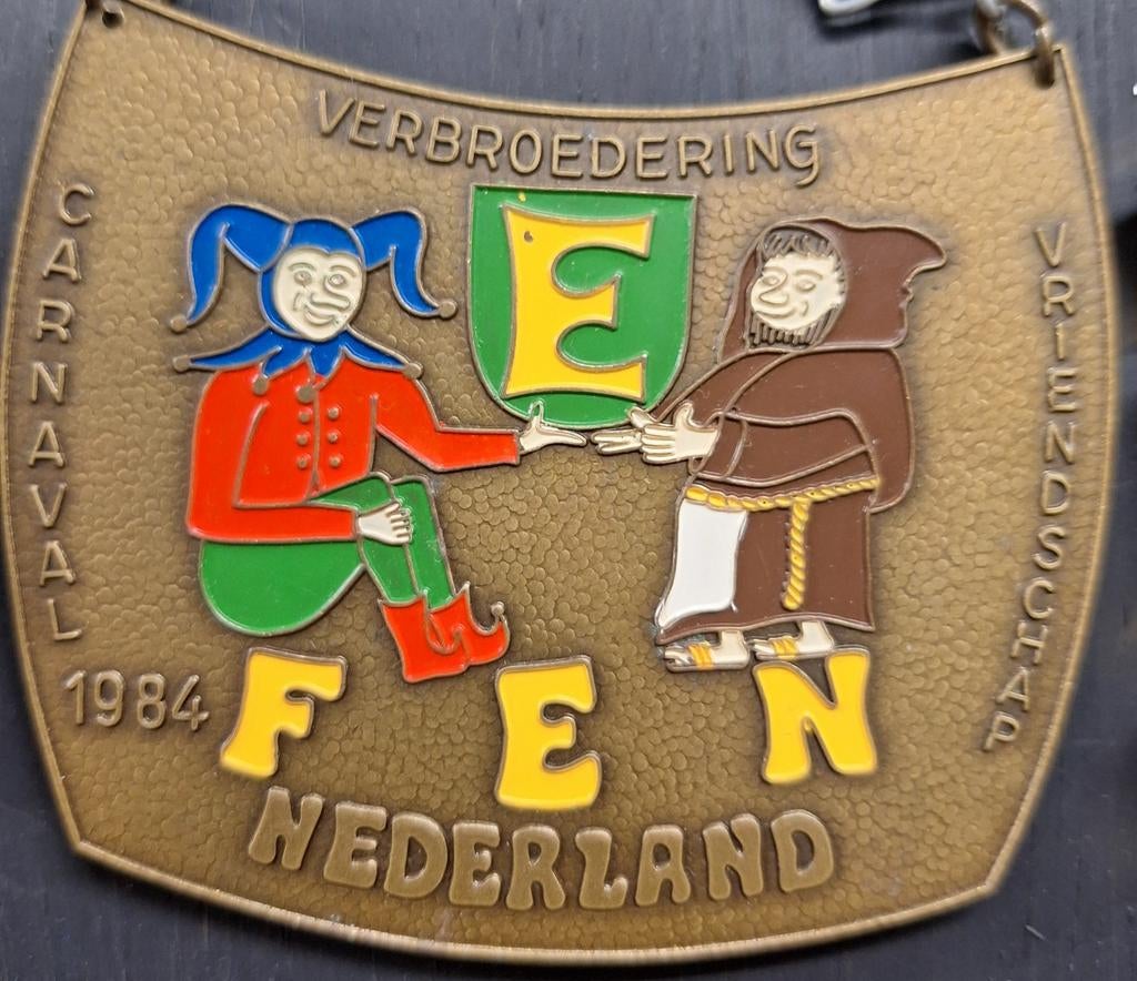 Fen  nederland, Collections, Broches, Pins & Badges, Enlèvement ou Envoi