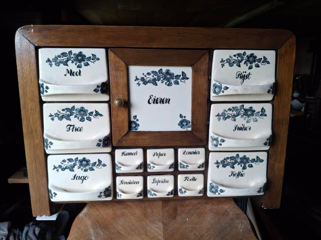 Vintage kruiden kastje, Ophalen