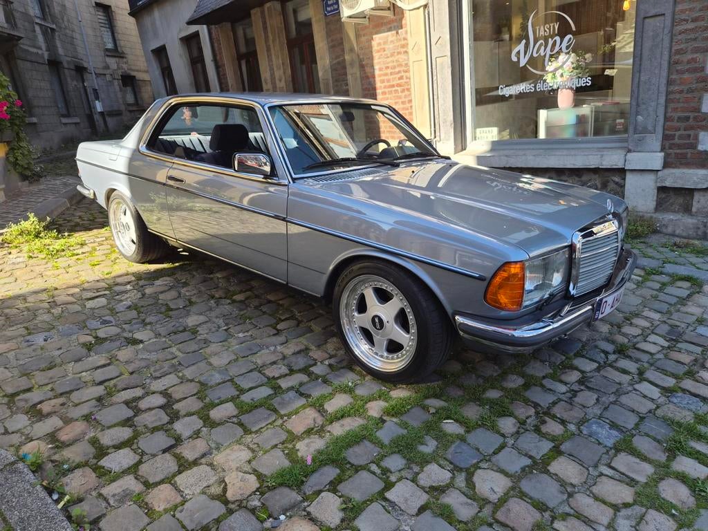 W123 coupe 1982 2,3l 68000kms, Autos, Mercedes-Benz, 100 kW, Autres modèles, Achat, Verrouillage central