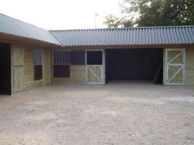 Paardenstallen voor meerdere paarden, Animaux & Accessoires, Box & Pâturages
