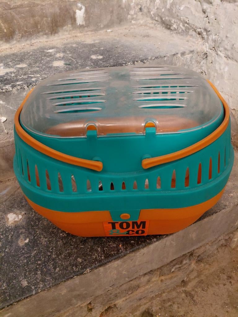 Une boîte de transport, Animaux & Accessoires, Enlèvement