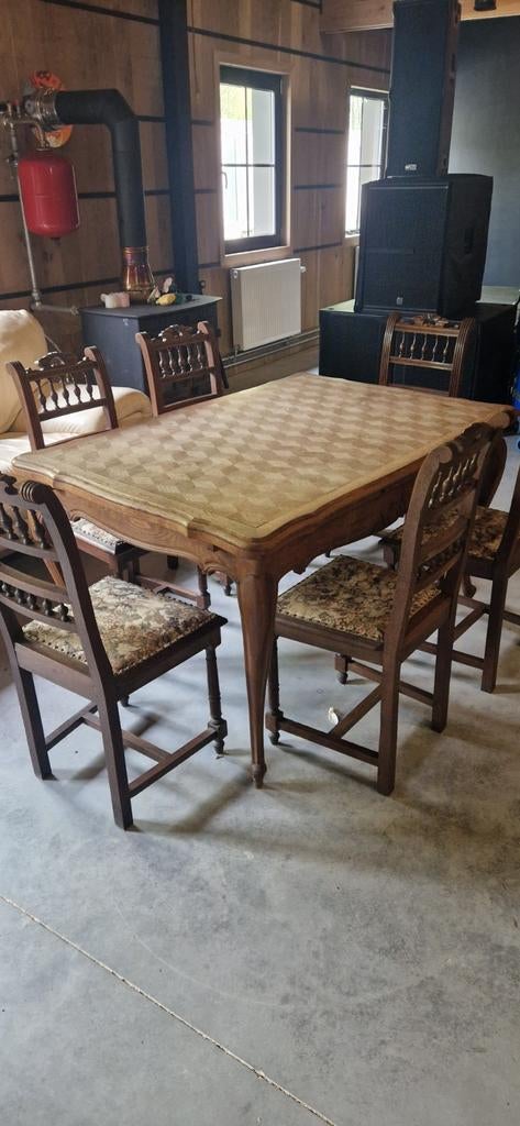 Tafel met stoelen, Ophalen