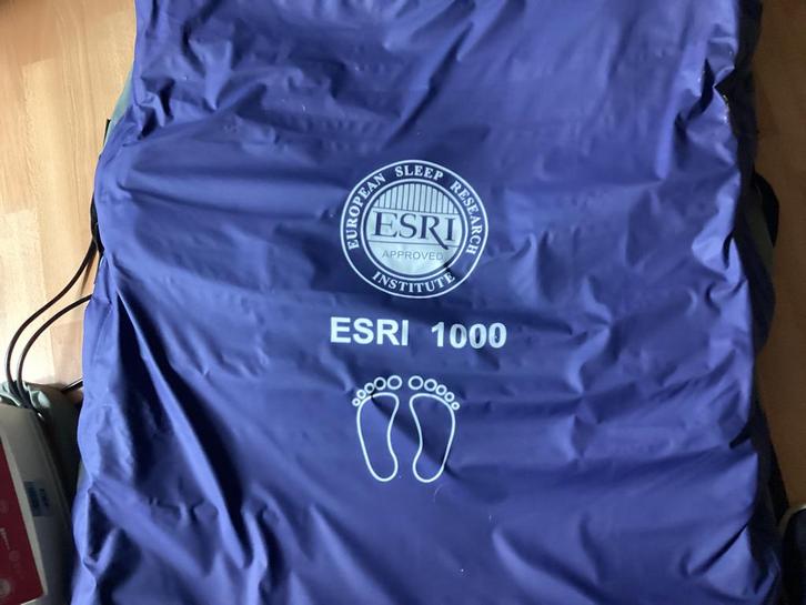 Alterneringsmatras ESRI 1000 Easy Smart, Caravans en Kamperen, Luchtbedden, Zo goed als nieuw, 1-persoons, Ingebouwde pomp, Ophalen