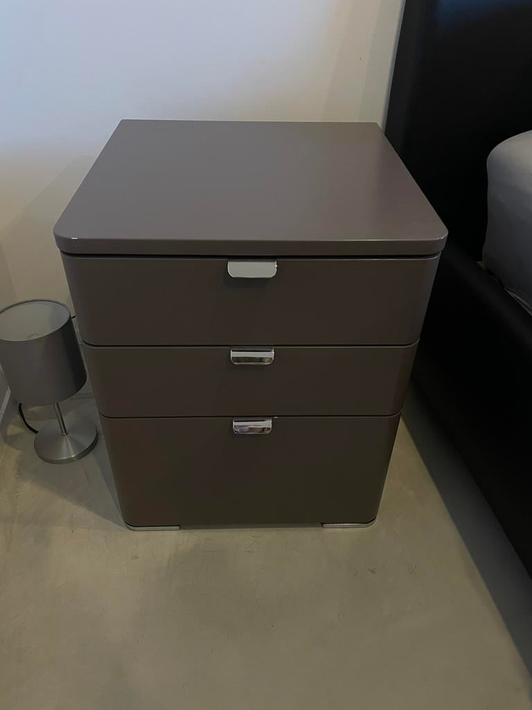 nachtkastjes, Ophalen, Zo goed als nieuw