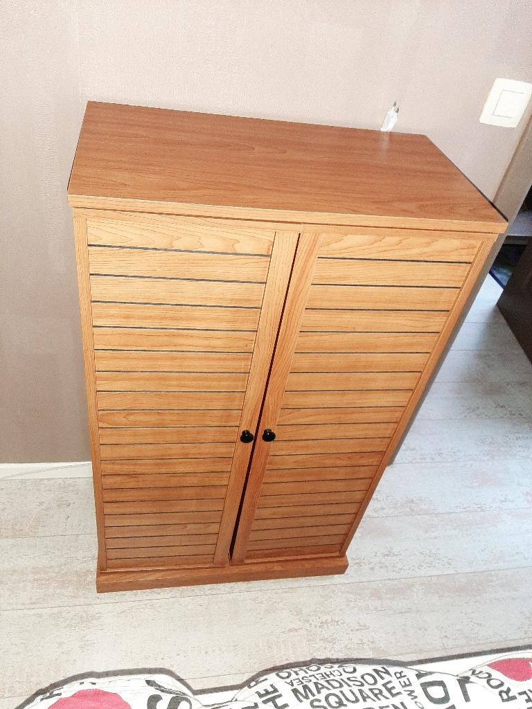 cd kast, Ophalen, Gebruikt, Hout, Cd's of Dvd's