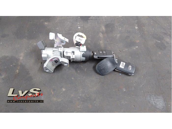 Serrure de contact + clé d'un Kia Picanto, Kia, -, 3 mois de garantie, Utilisé