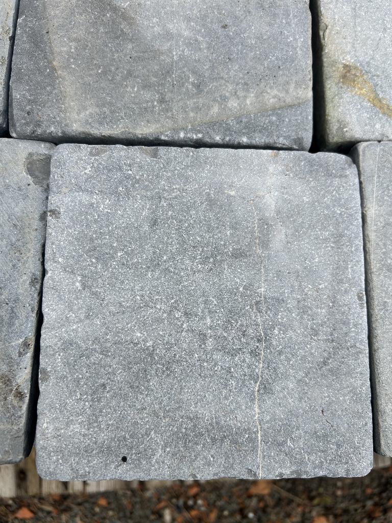 Blauwe hardsteen tegels - Circa. 900 stuks - 15x15, Jardin & Terrasse, Pavé & Dalles, Comme neuf, Briques, 10 m²² ou plus, Enlèvement