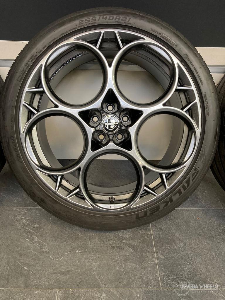 21” originele Alfa Romeo Stelvio Quadrifoglio velgen banden, Gebruikt, 255 mm, -, -