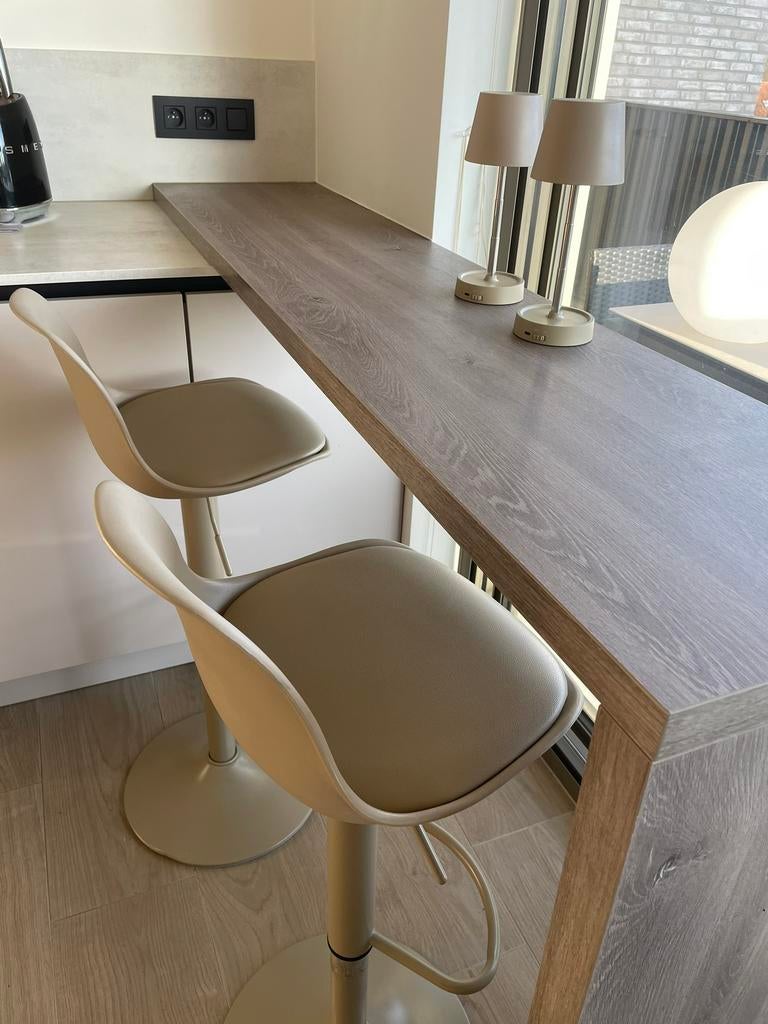 Toog / tablet nieuw met 2 barkrukken verstelbaar, Ophalen, Nieuw