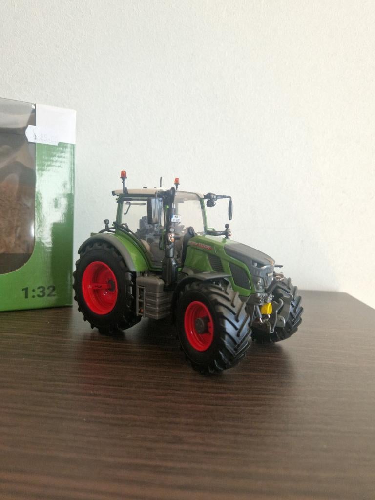 Fendt 620 Vario, Hobby & Loisirs créatifs, Voitures miniatures | 1:32, Enlèvement ou Envoi, Universal Hobbies
