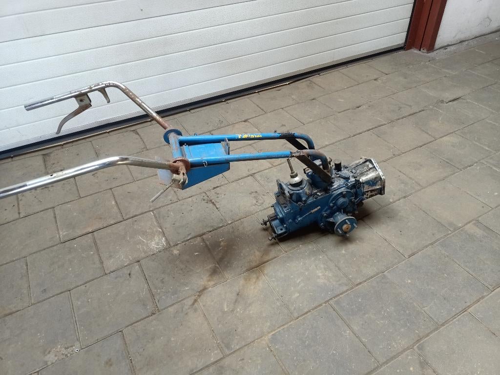 Nibbi versnellingsbak, Enlèvement