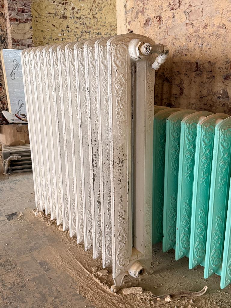 5x Radiateurs anciens en fonte décorés vintage haussmannien, Enlèvement, Utilisé, Radiateur