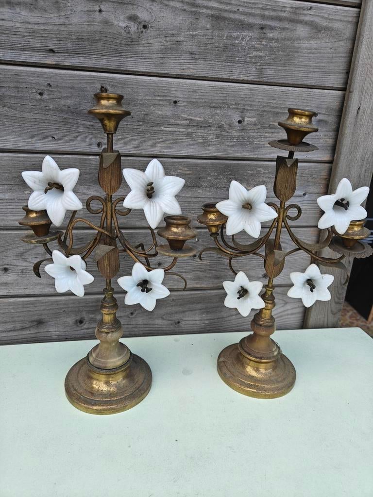 Koppel antieke kandelaars, Ophalen