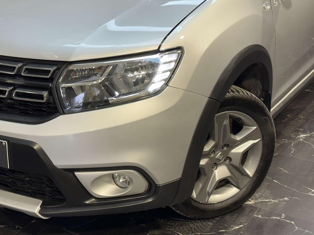 Dacia Sandero Sandero Stepway 1.5 dCi Explorer, Autos, Dacia, Argent ou Gris, Achat, 90 ch, Euro 6