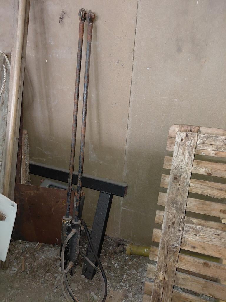 2 hefmast pistons, Ophalen