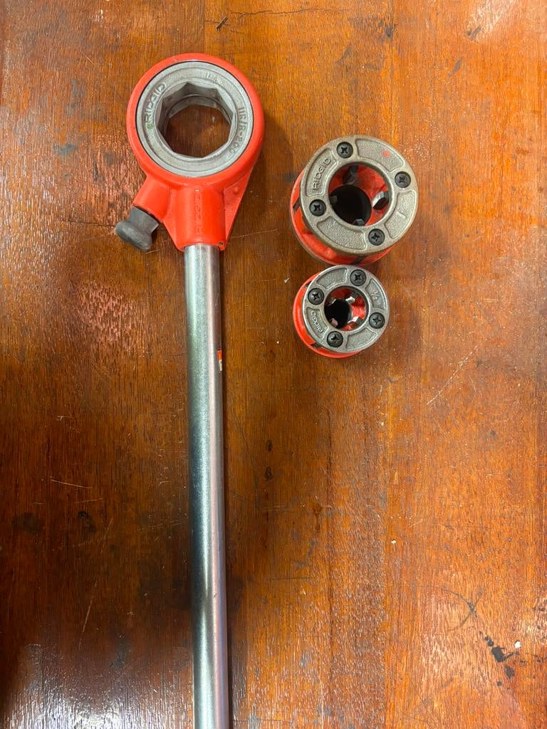 RIDGID Ratel en hendel R200 + draadsnijkop 1” + 1/2”, Ophalen, Zo goed als nieuw