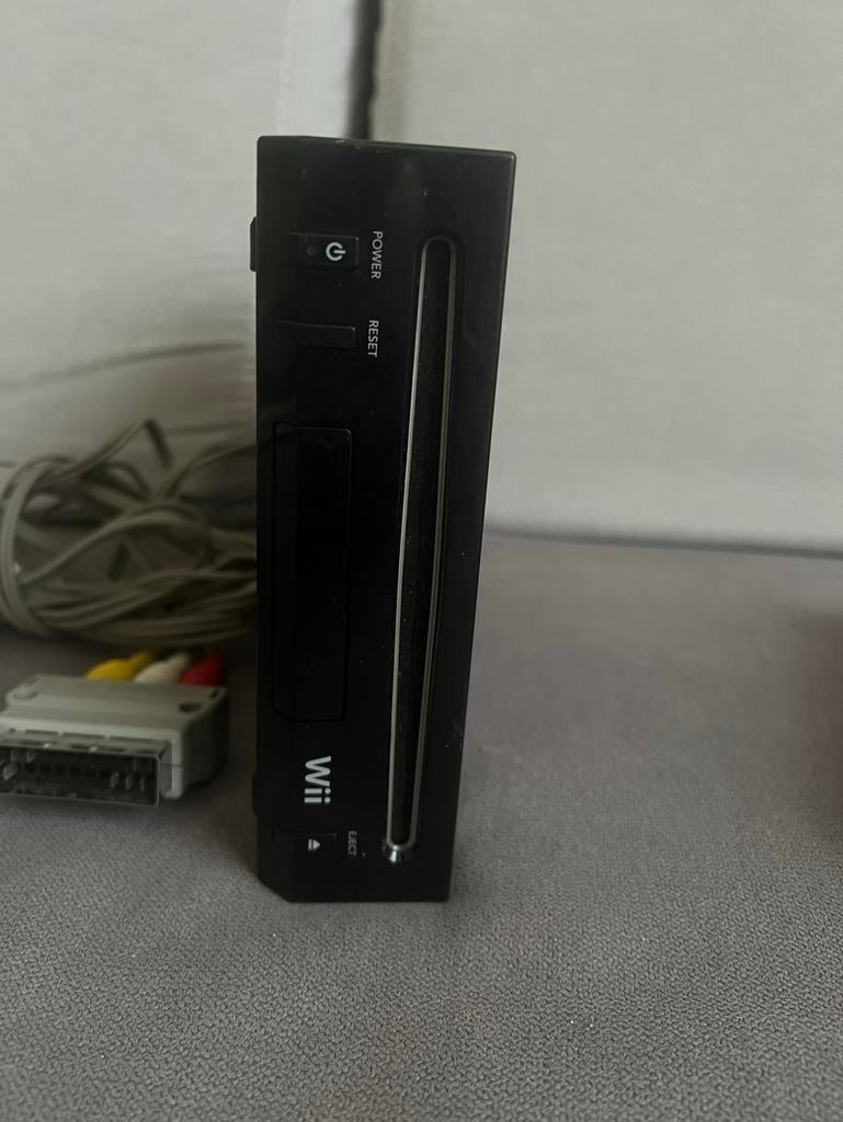 Nintendo Wii noire + Mario Kart + accessoires, Consoles de jeu & Jeux vidéo, Enlèvement, Utilisé, Avec 1 manette, Avec volant