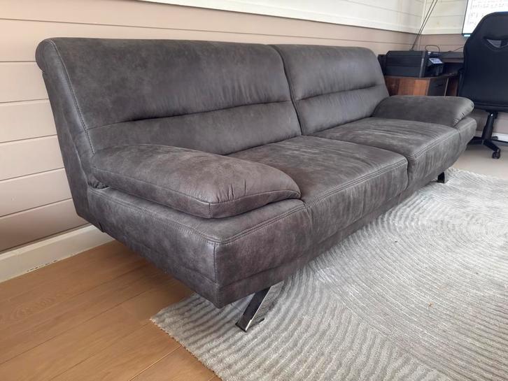 Large Modern 3-Seater Sofa – Grey Leather Look, Huis en Inrichting, Zetels | Zetels en Chaises Longues, Zo goed als nieuw, Ophalen of Verzenden