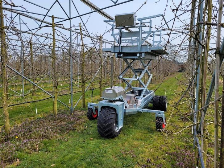 Elektrische hoogwerker fruitteelt,boomgaard snoei hoogwerker, Zakelijke goederen, Machines en Bouw | Liften, Steigers en Ladders