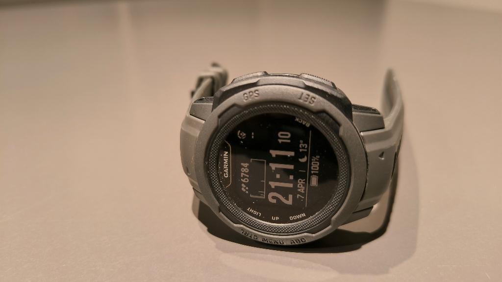 Garmin instinct 2s, Handtassen en Accessoires, Sporthorloges, Ophalen of Verzenden, Gebruikt, Grijs, Garmin