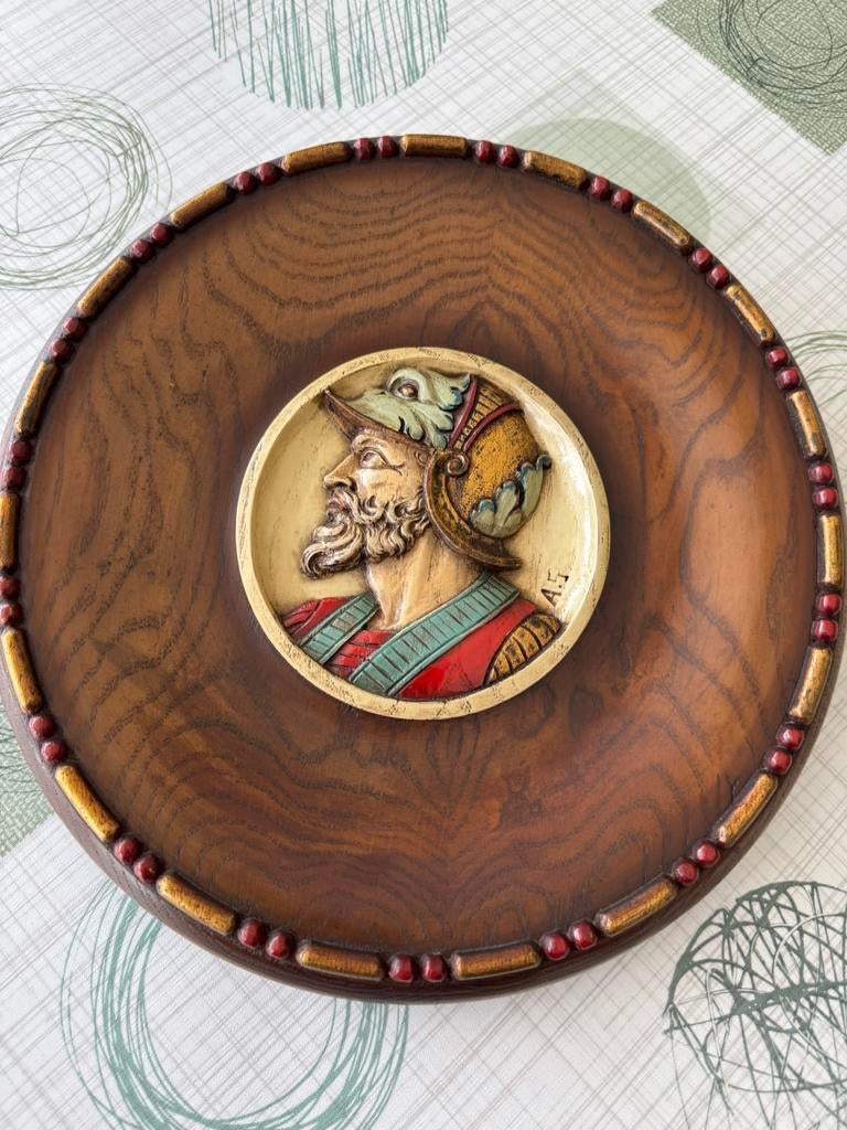 Bord geskulpteerd in hout gepolychromeer van de bekende A.S., Antiek en Kunst, Handgemaakt, Ophalen of Verzenden, 20 - 50 cm, Hout