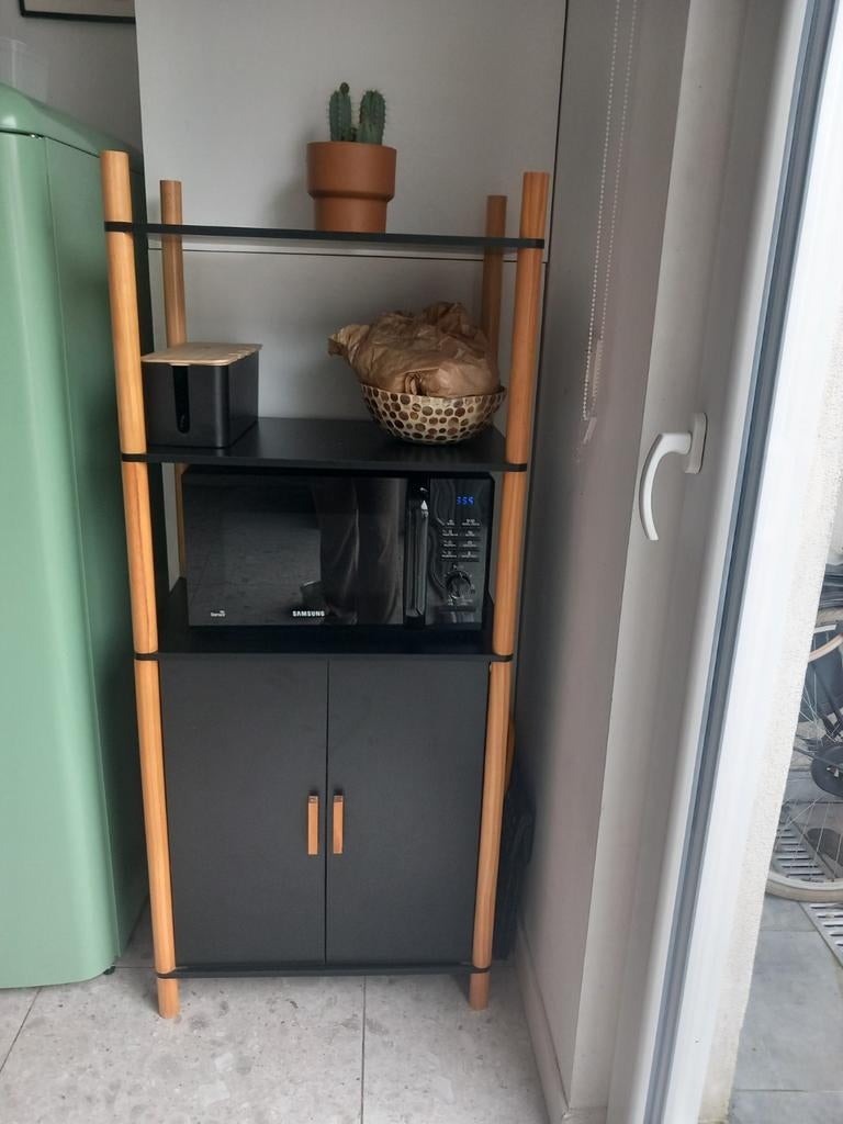 Kast zwart met eik, Huis en Inrichting, Ophalen