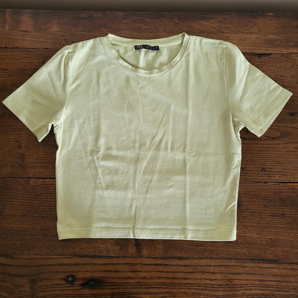 Cropped T-shirt Zara, maat S, Kleding | Dames, T-shirts, Zara, Geel, Ophalen of Verzenden, Korte mouw