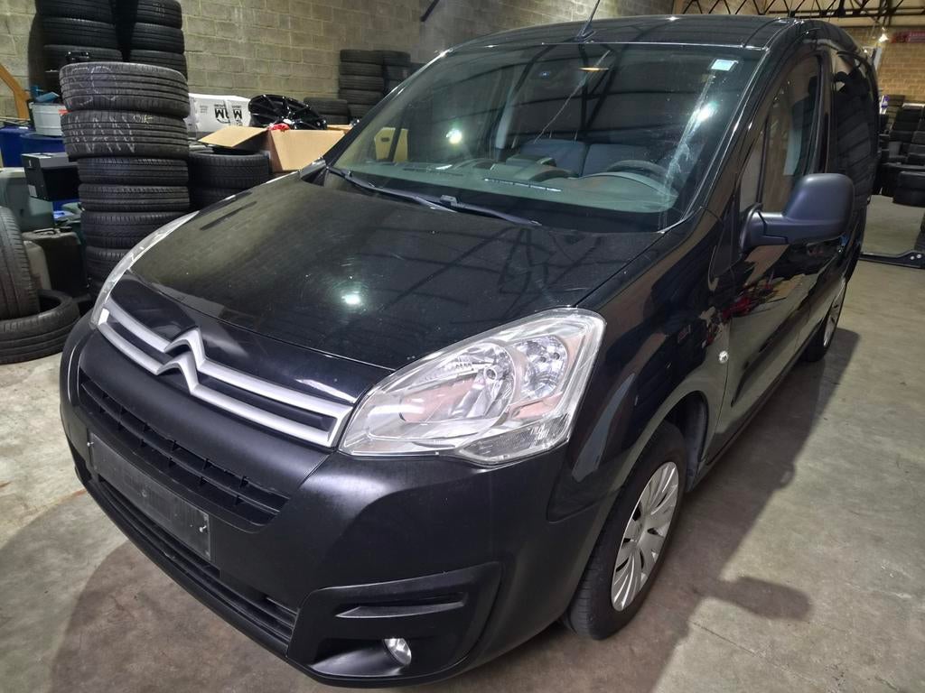 Citroën Berlingo construite en 2016, Autos, Citroën, Euro 5, 3 places, Boîte manuelle, Noir