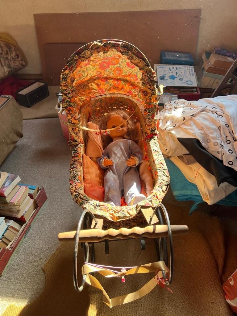 Oude poppenwagen, Ophalen