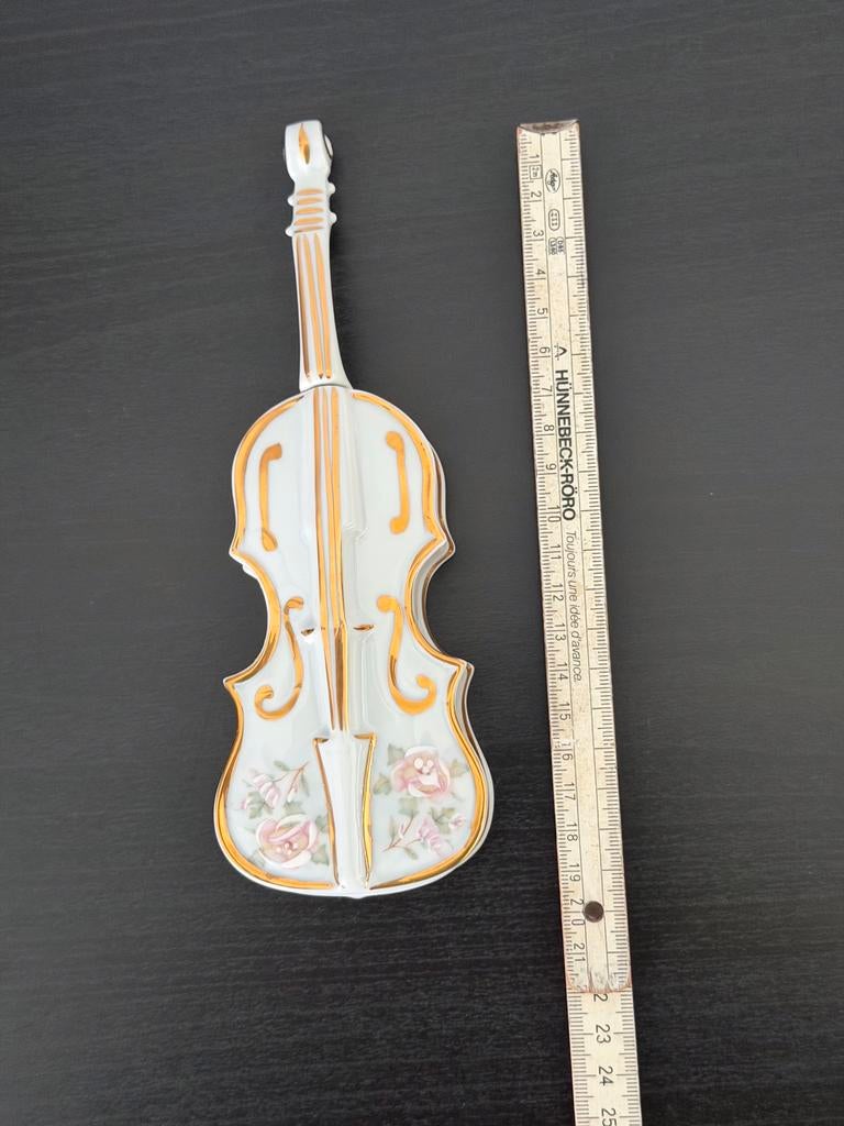 Limoges viool, Ophalen