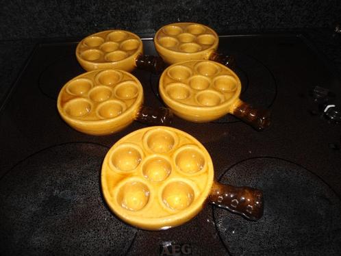 zeldzame Franse slakken (escargots) borden.Uitstekende staat, Huis en Inrichting, Keuken | Servies, Zo goed als nieuw, Schaal of Schalen