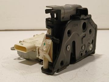 PORTIERVANGER CV ELEKTR. LINKS ACHTER Audi A4 Quattro (B8) beschikbaar voor biedingen