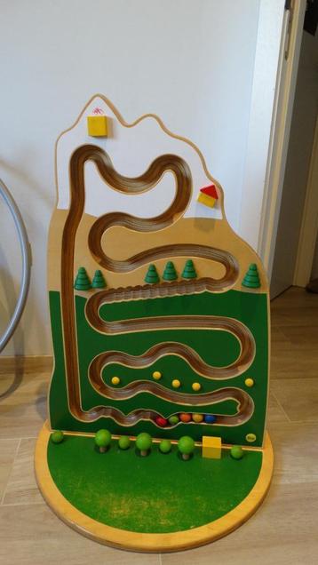 houten knikkerbaan beschikbaar voor biedingen