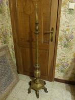 Bronzen lampadaire, Ophalen