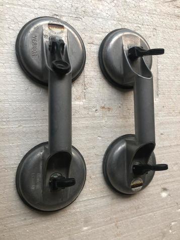 Glasdragers beschikbaar voor biedingen