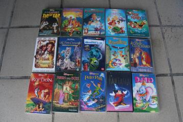 Lot cassettes VHS et DVD Disney beschikbaar voor biedingen