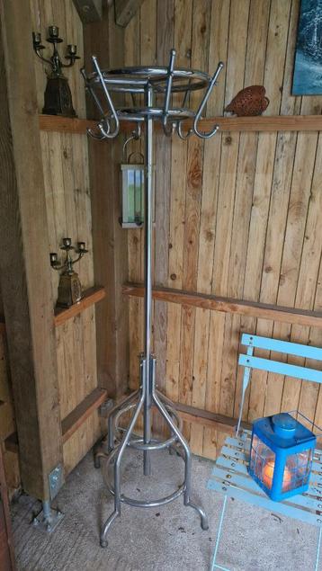 TUBAX - Vintage kapstok met chromen buis - beschikbaar voor biedingen