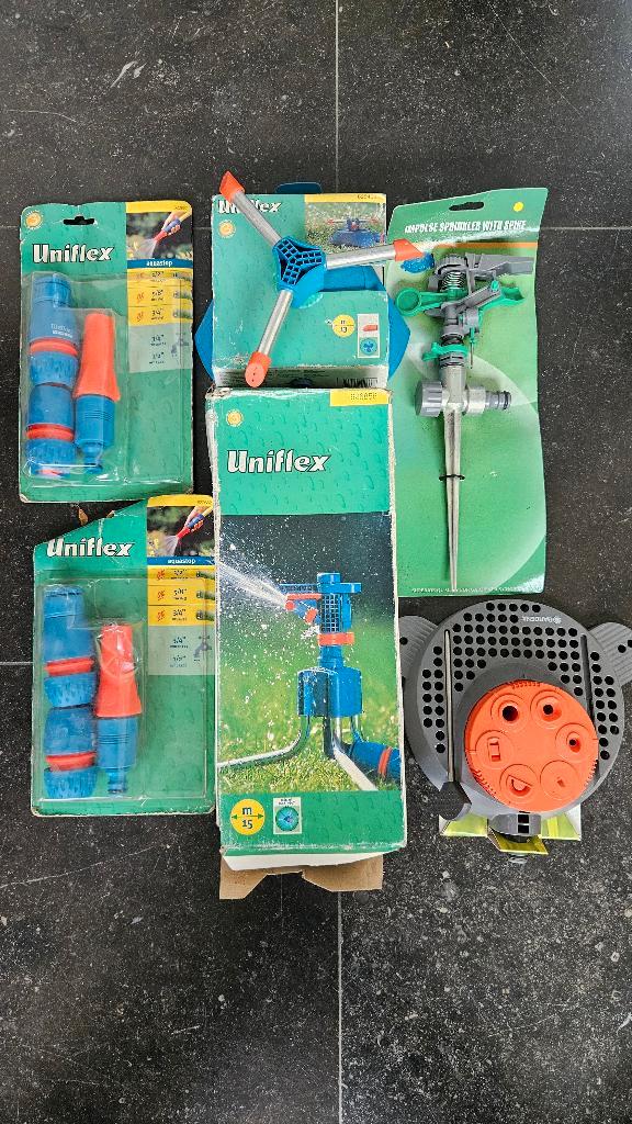 Set tuinbewatering / sproeiers & slangkoppelingen, Jardin & Terrasse, Arroseurs de jardin, Comme neuf, Autres types, Enlèvement