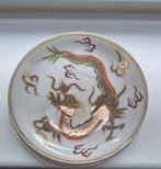 4 Aparte drakenmotief porseleinen bordjes, Gebruikt, Verzenden, Bord(en), Overige stijlen