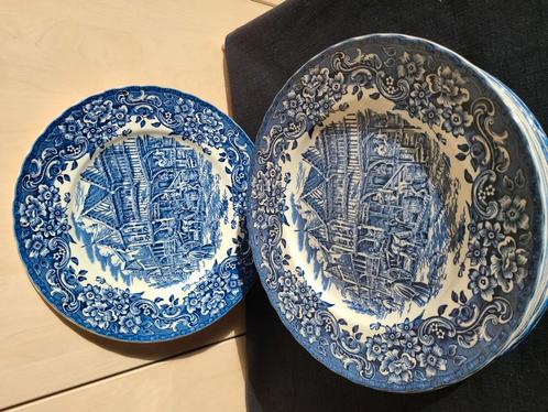 Set van 8 klassieke  dinerborden Royal Tudor Ware., Antiek en Kunst, Antiek | Porselein, Ophalen
