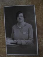 Photo de portrait vintage de femme 4, Collections, Photos & Gravures, Comme neuf, Autres sujets/thèmes, Photo, Envoi