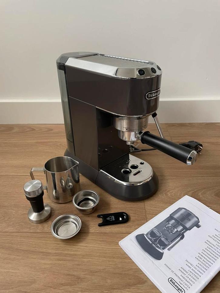 DeLonghi Dedica Arte EC885.GY Handmatige koffiemachine, Elektronische apparatuur, Koffiezetapparaten, Gebruikt, Gemalen koffie