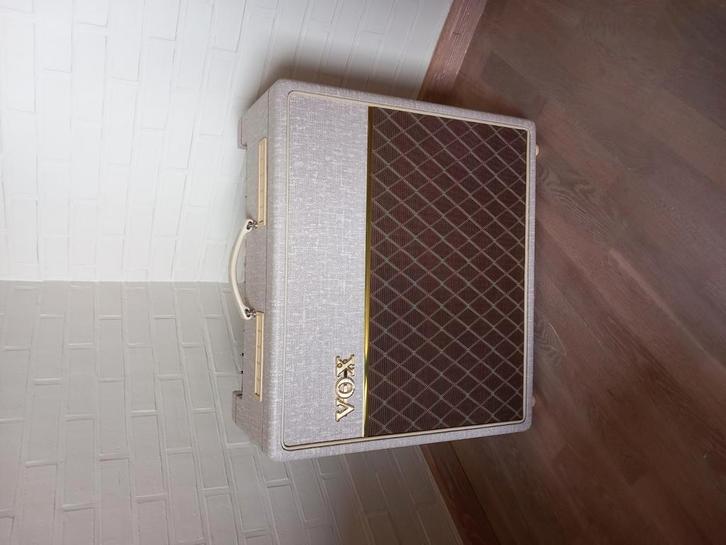 Vox AC15HW1 incl. flightcase, Muziek en Instrumenten, Versterkers | Bas en Gitaar, Zo goed als nieuw, Ophalen